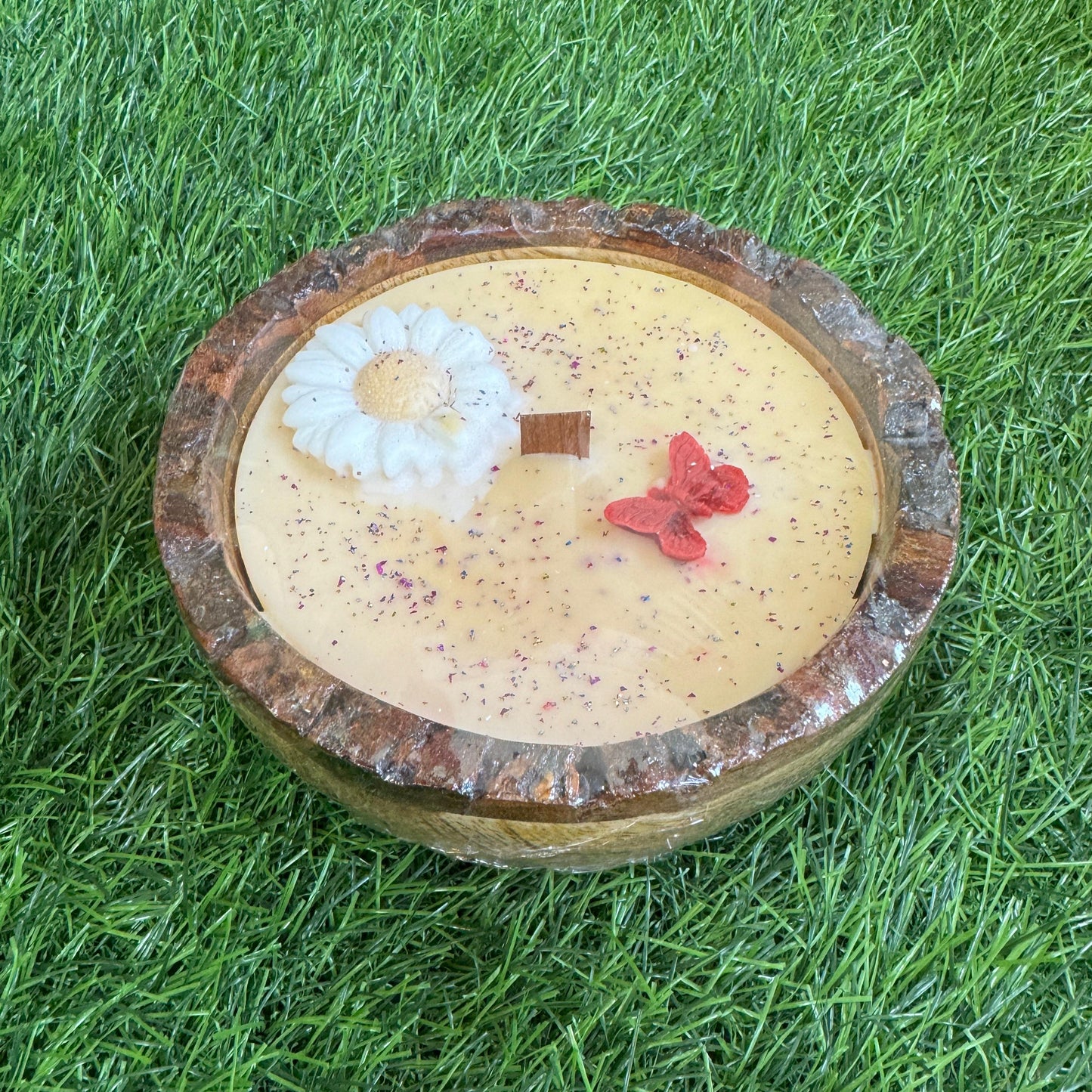 Designer Buckle Scented Candle with Butterfly and Flower Design - Crafted with Premium Mango Wood