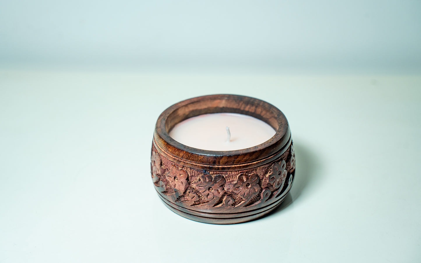 Soy Wax Scented Candle in Sheesham Wood
