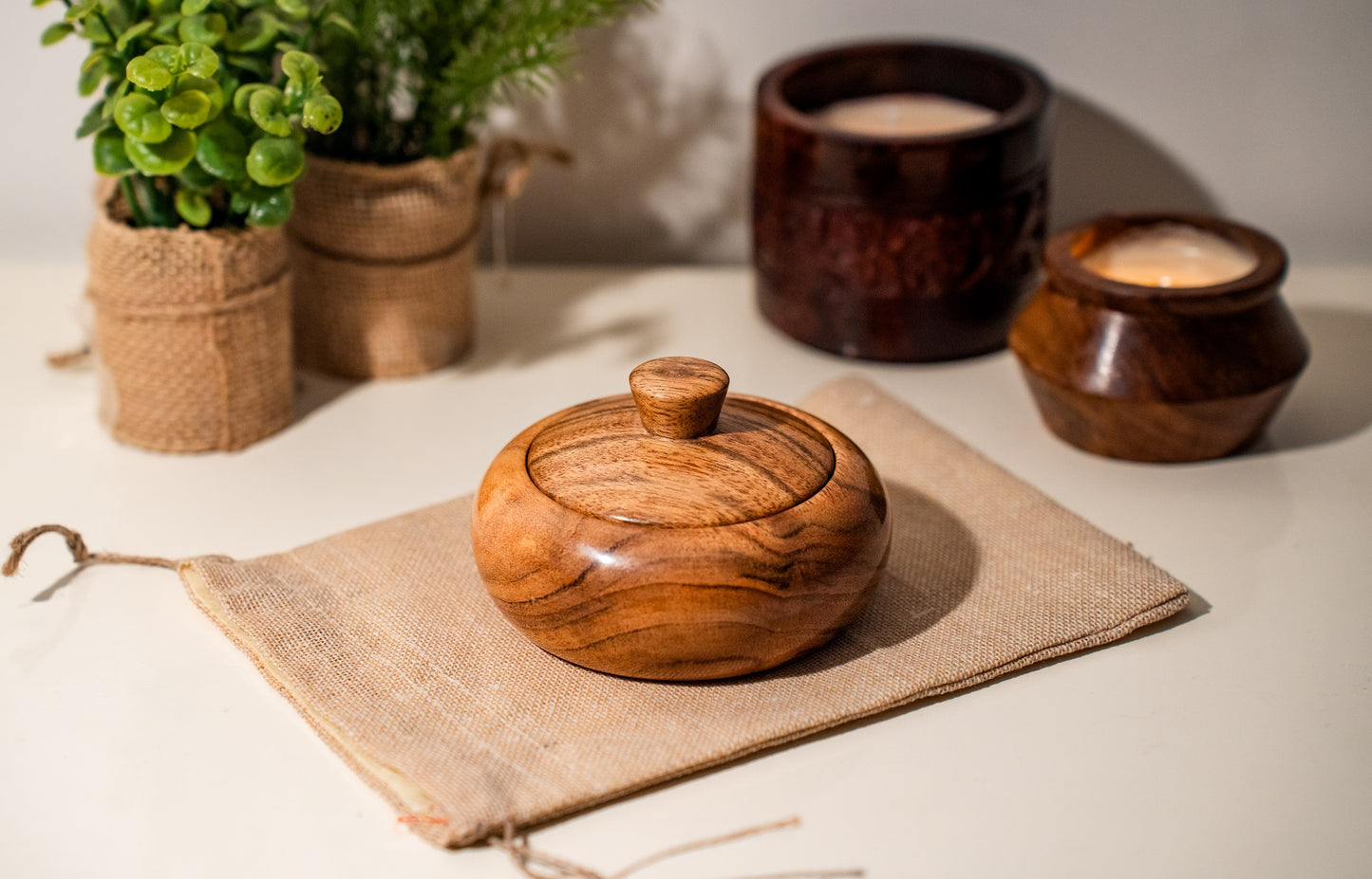 Soy Scented Wax Candle in Spherical Style - Acacia Wood - Crafiteria