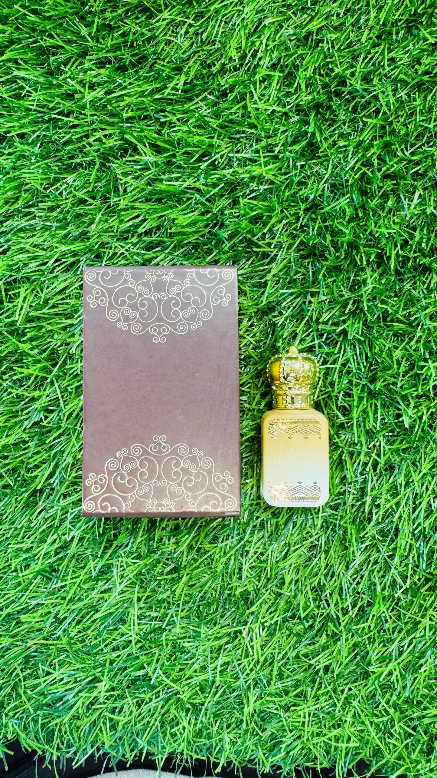  Long Lasting Roll-on Attar Perfume in Royal Crown Bottle with Premium Box Packaging