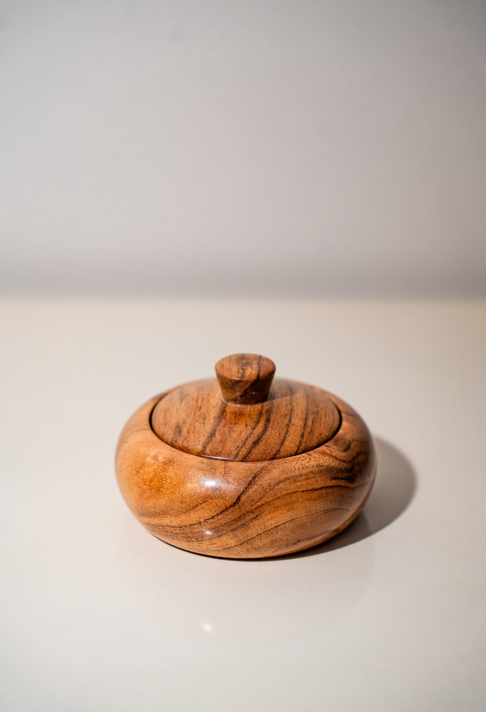 Soy Scented Wax Candle in Spherical Style - Acacia Wood - Crafiteria