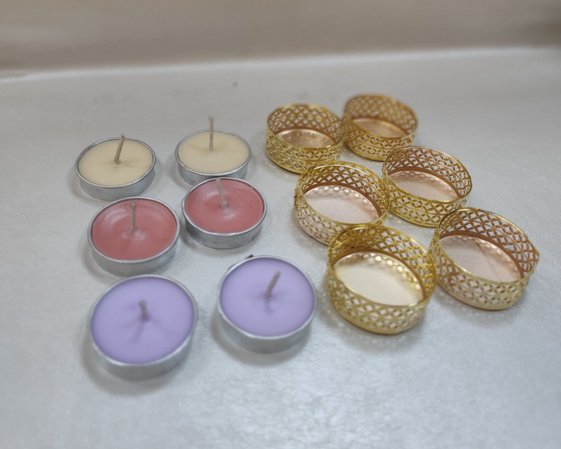 Tealight Candle Set with Decorative Golden T-Light Holders 